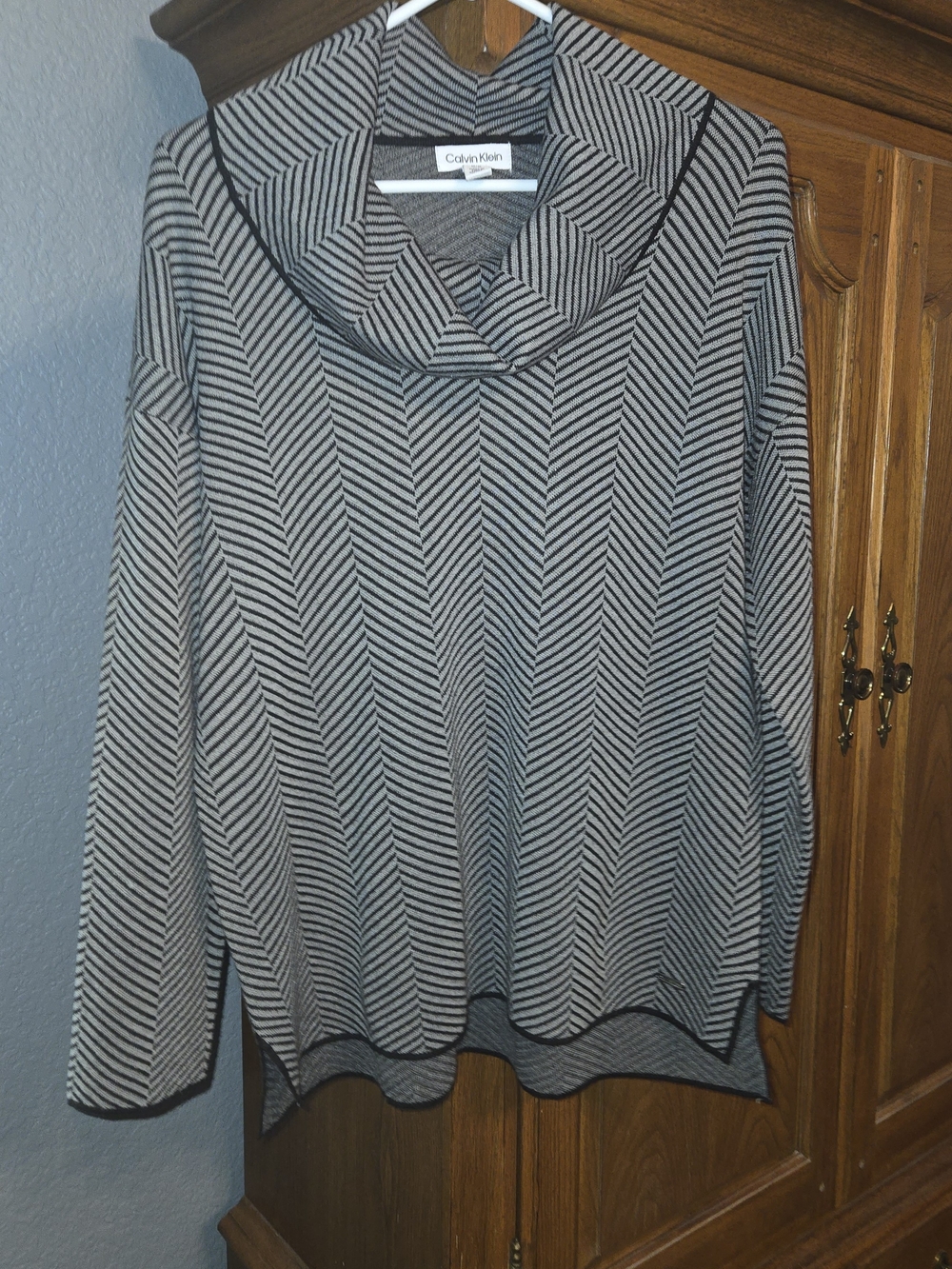 Calvin Klein Gray & Black Chevron Cowlneck Sweater